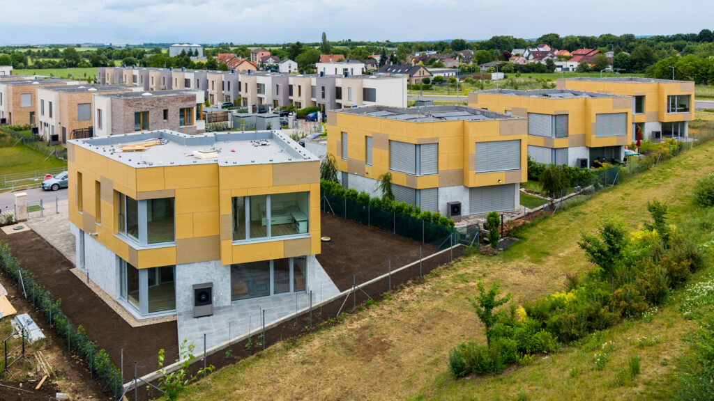 Nízkoenergetický rodinný dům v Praze v projektu Domy Bílý vrch v Horních Počernicích